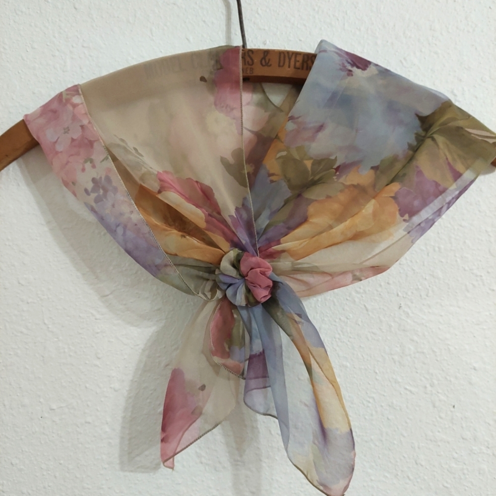 V I N T A G E:: Mademoiselle Floral Sheer Polyester Velcro Scarf